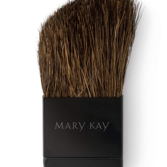 Mary Kay Compact Cheek Brush - Picture 2 of 2